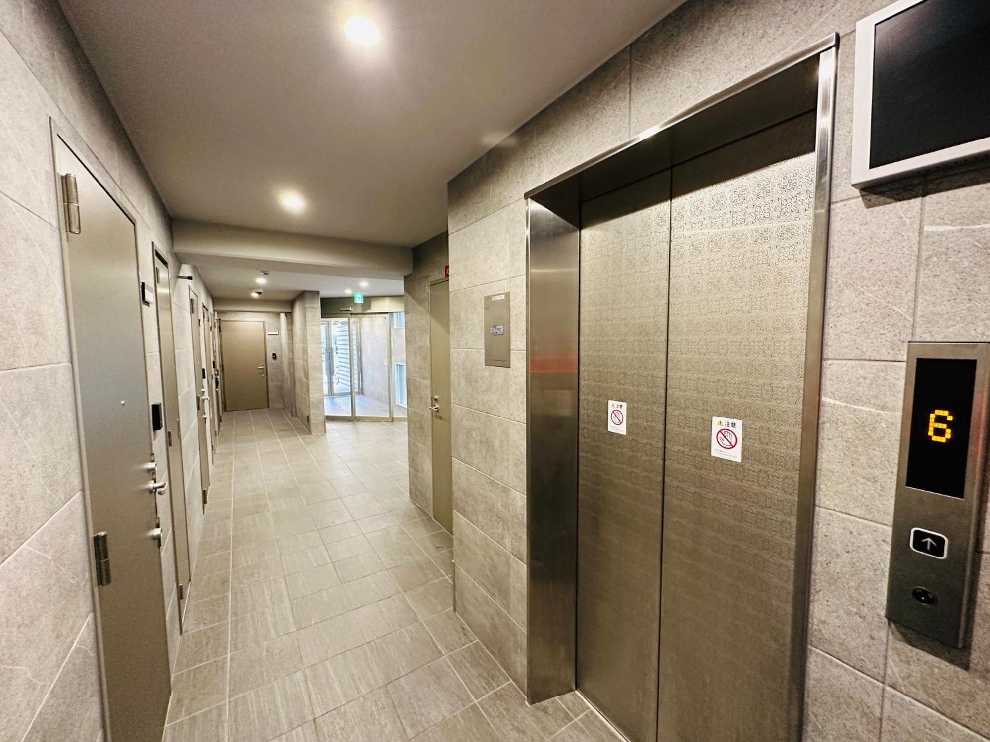 Apartamento 1102黒門市場1分!道頓堀まで徒歩8分!心斎橋まで徒歩9分!関西空港とusj直行電車バスあり *